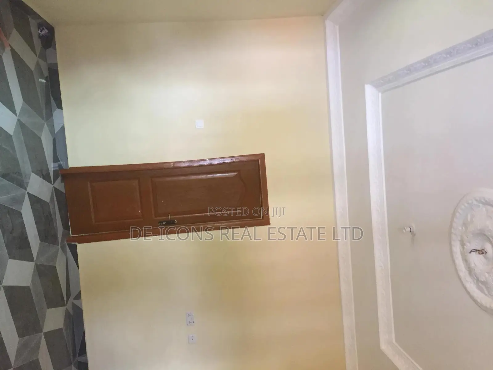 3bdrm House in De-Icons Real, Awutu Senya East Municipal for sale