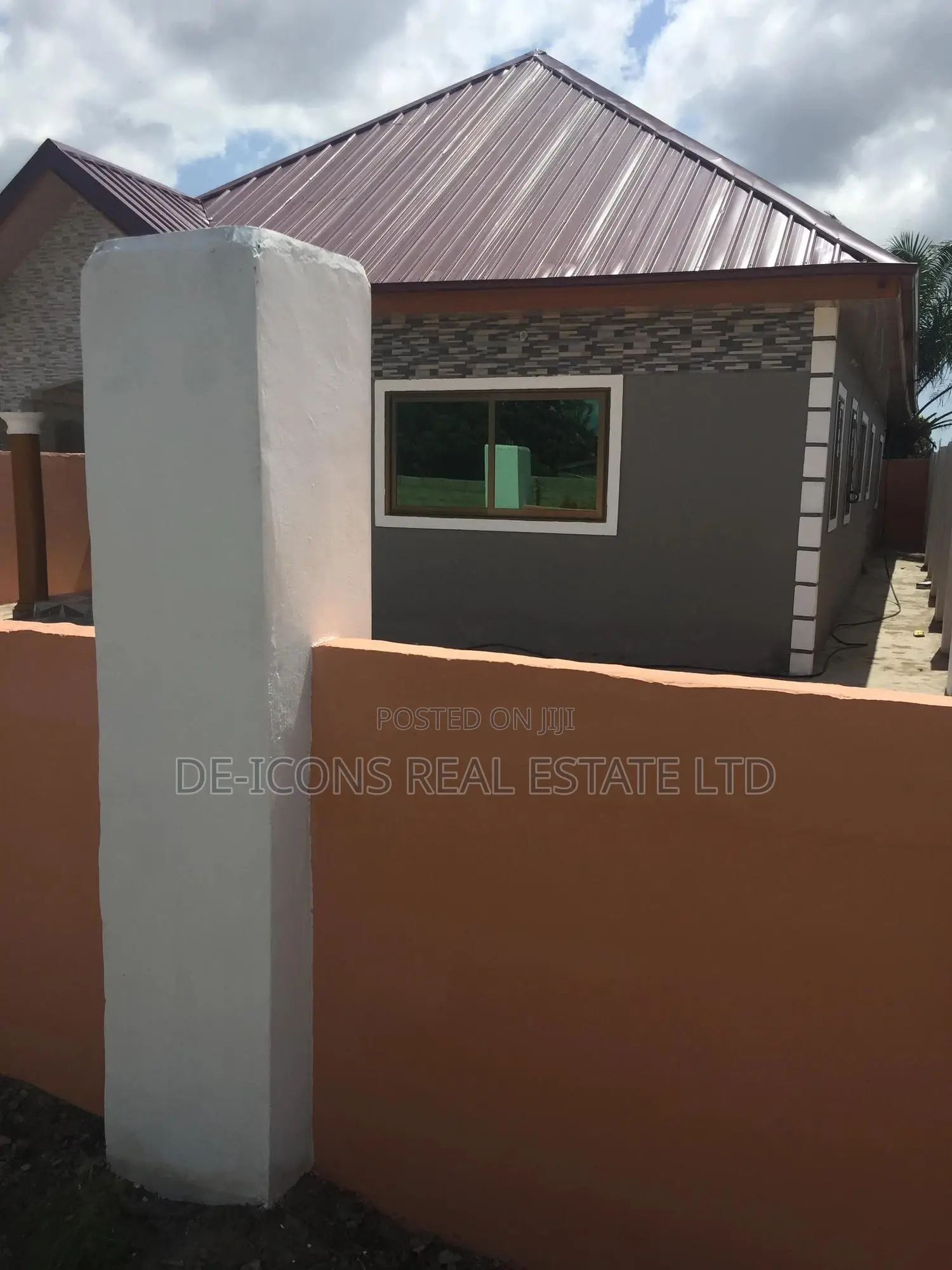 3bdrm House in De-Icons Real, Awutu Senya East Municipal for sale
