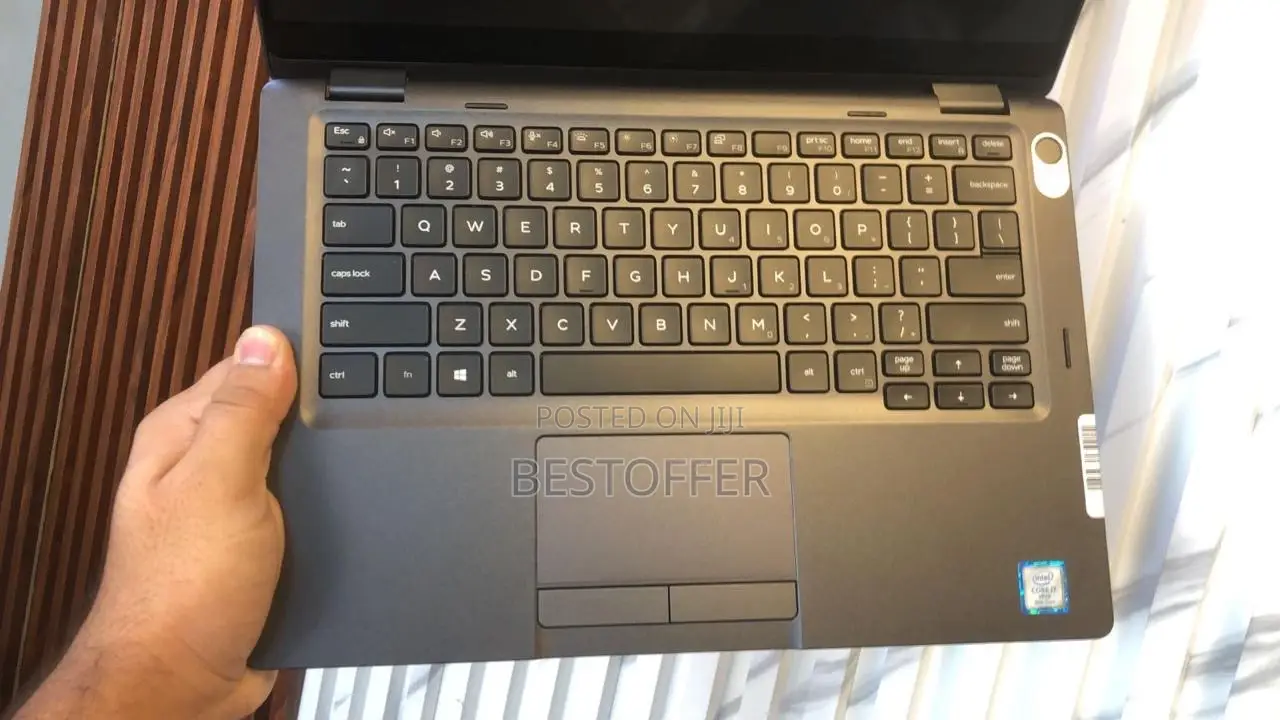 New Laptop Dell Latitude 5300 8GB Intel Core i7 SSD 256GB