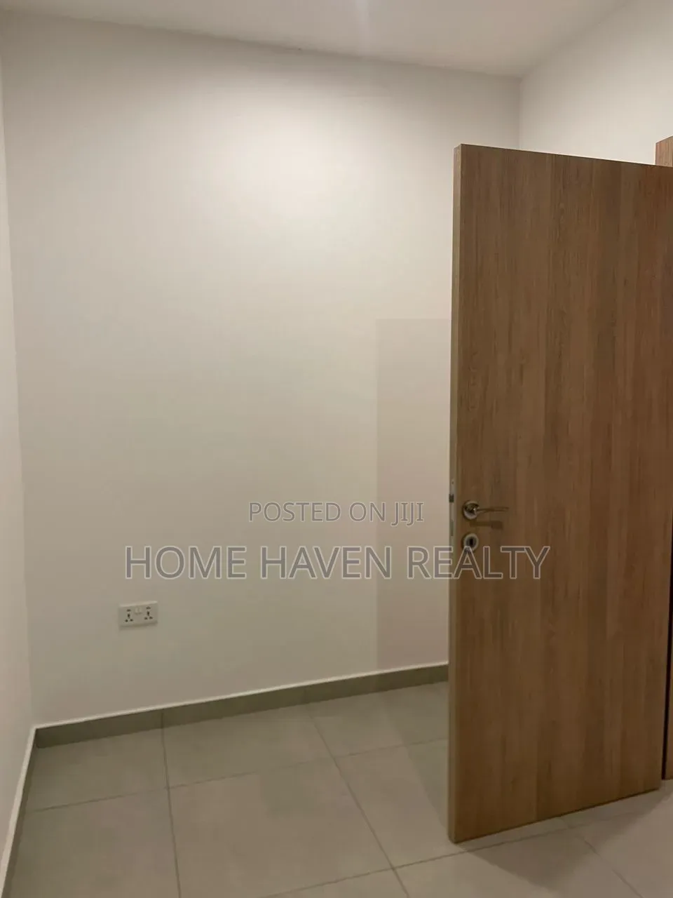 Furnished 1bdrm Apartment in Roman Ridge, Shopping Arcade Area for sale