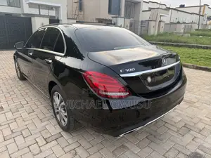 Mercedes-Benz C300 2016 Black