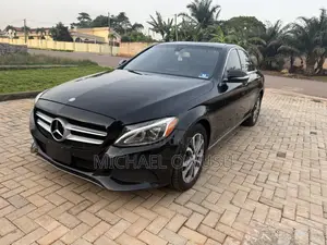Mercedes-Benz C300 2016 Black