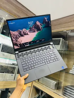 Laptop Dell Allienware M18 R1 16GB Intel Core i7 SSD 512GB