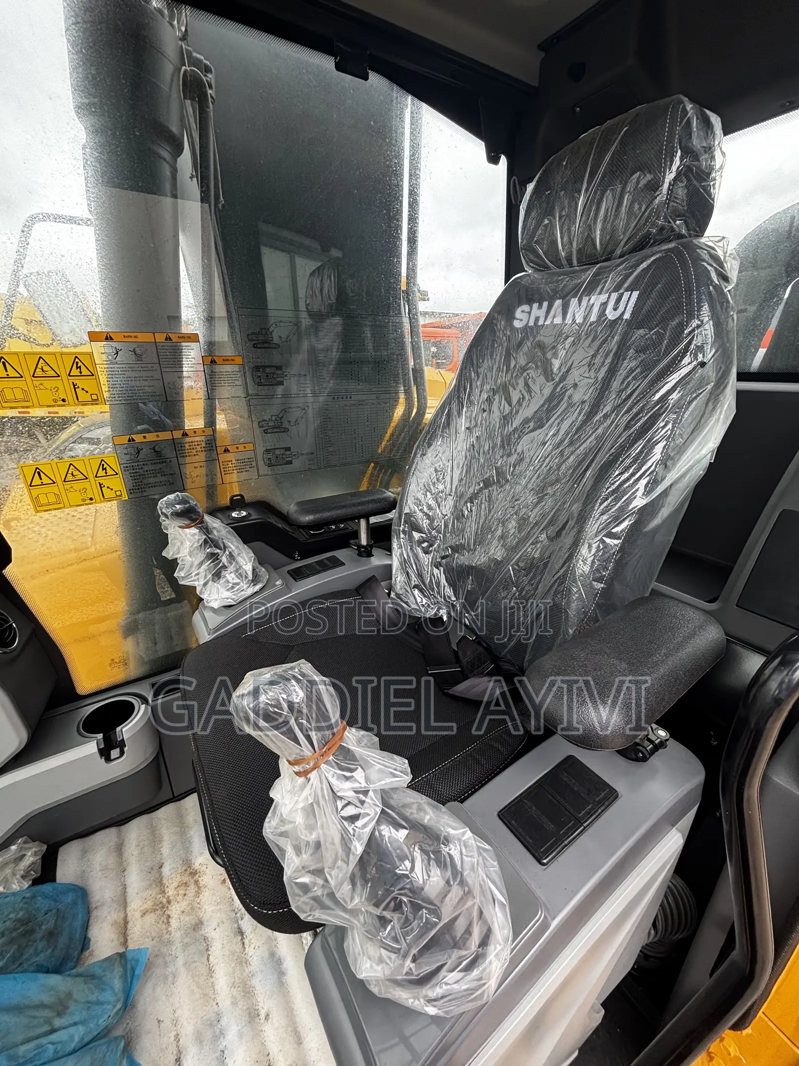 New Shantui Excavator