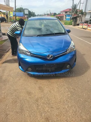 Toyota Vitz 2016 Blue