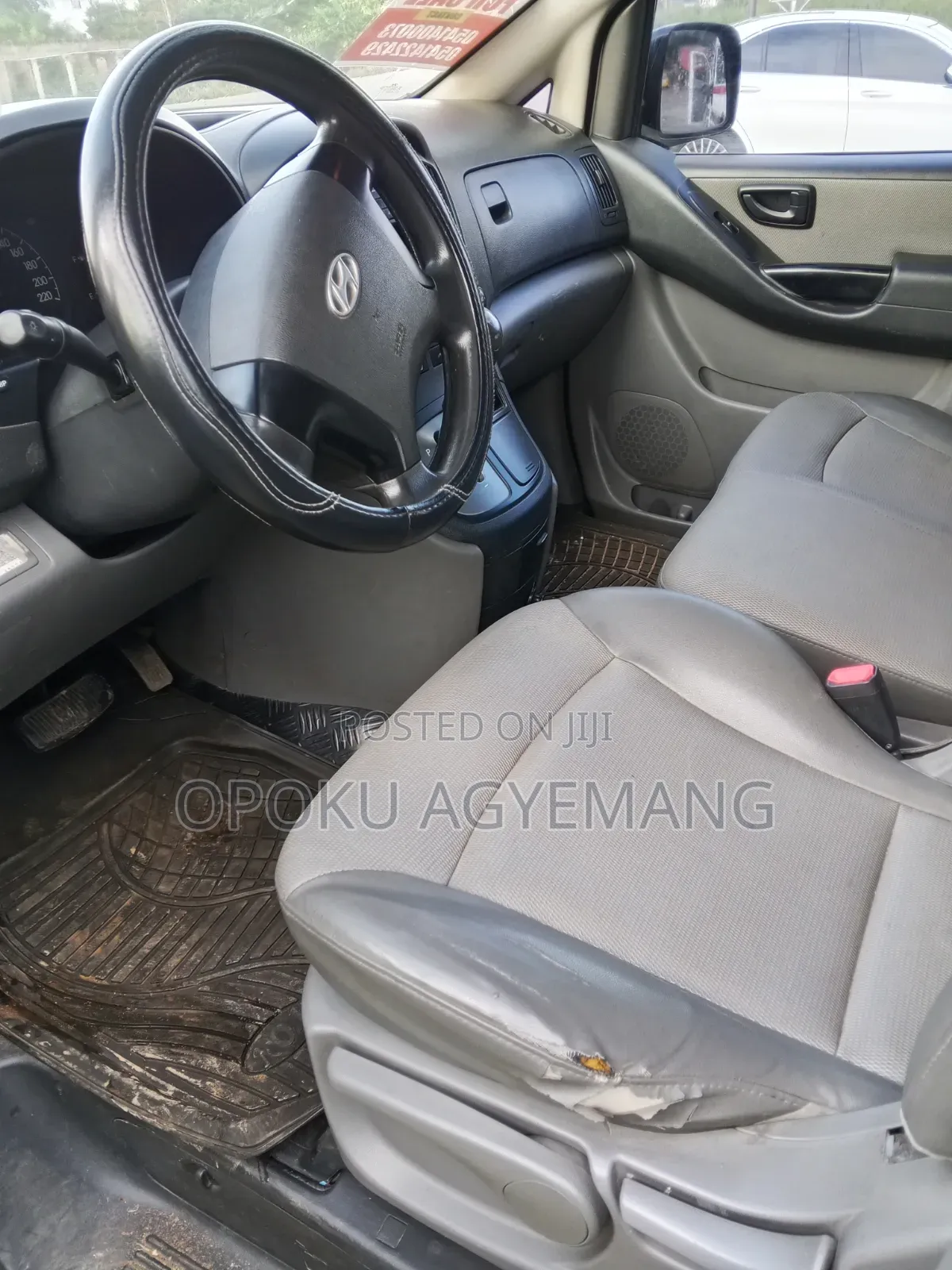 Hyundai Starex 2011 White