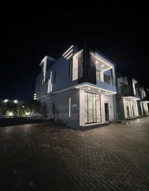 4bdrm House in Dzorwulu for sale