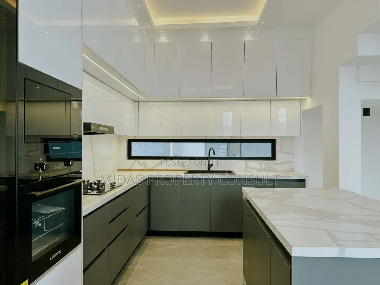 4bdrm House in Dzorwulu for sale