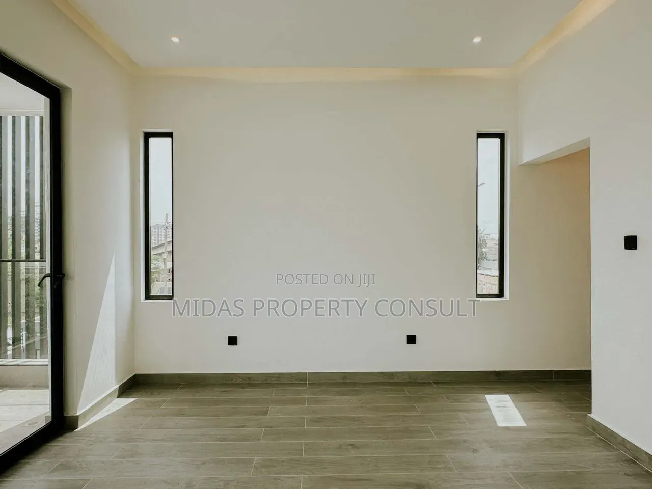 4bdrm House in Dzorwulu for sale
