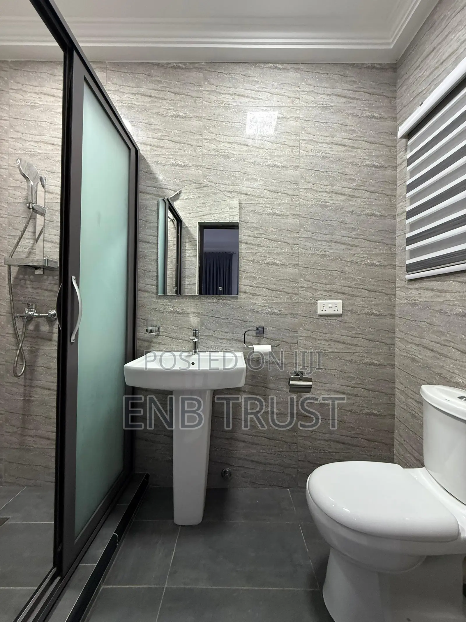Furnished 4bdrm Duplex in East Legon, American House for rent