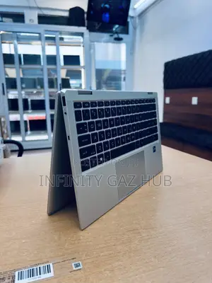 Laptop HP EliteBook 1040 G8 32GB Intel Core i7 SSHD+SSD 512GB