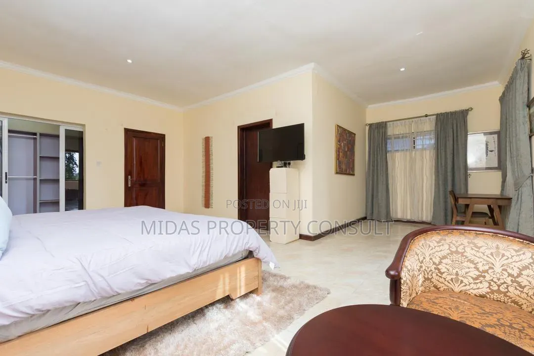 6bdrm House in Kanda for sale