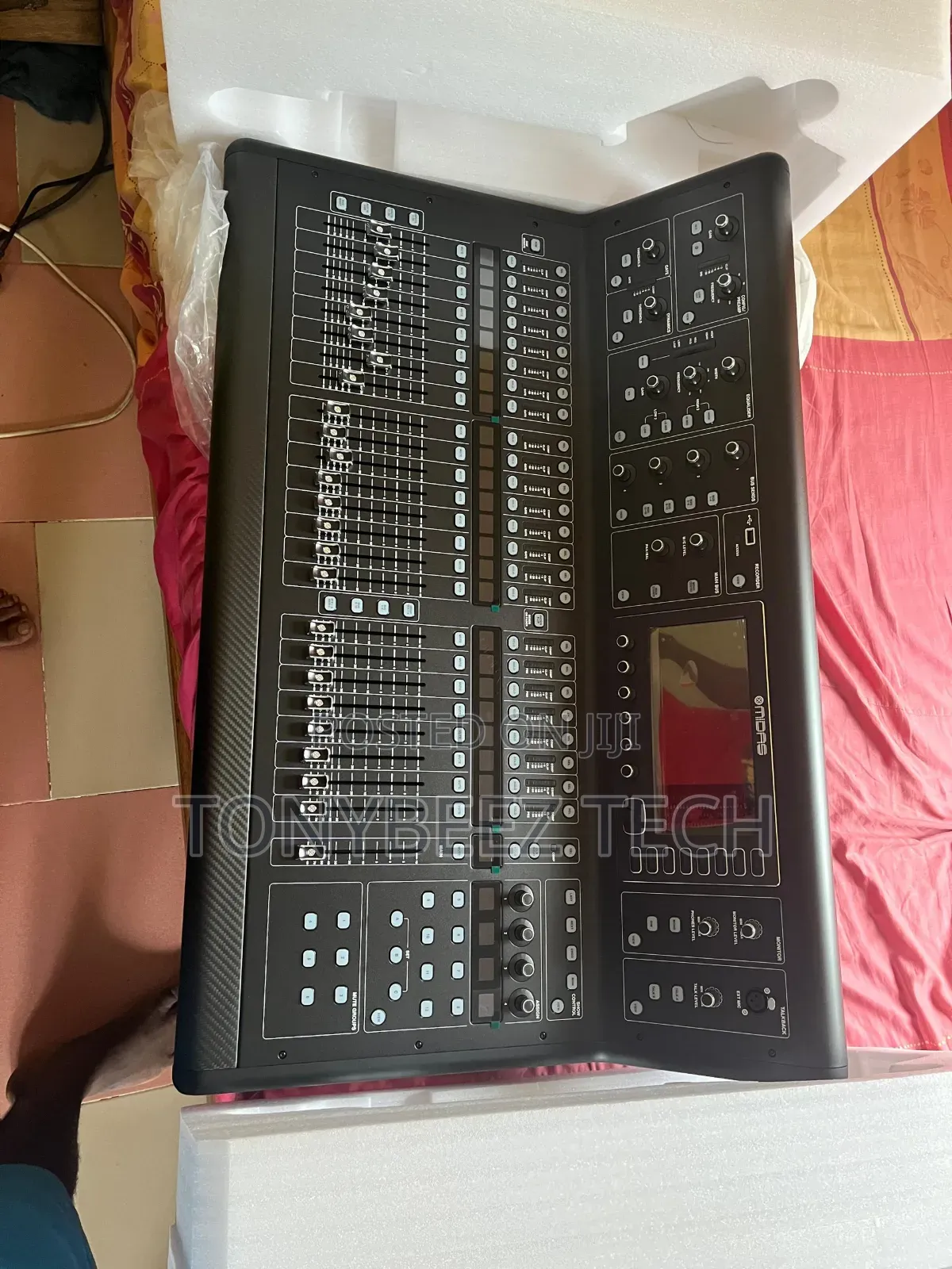 M32 Digital Mixer