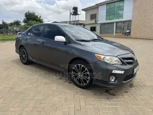 Toyota Corolla S 4dr Sedan (1.8L 4cyl 4A) 2013 Gray