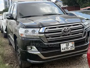 Toyota Land Cruiser 5.7 V8 2013 Black