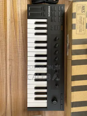 Native Instruments Komplete Kontrol M32 Controller Keyboard