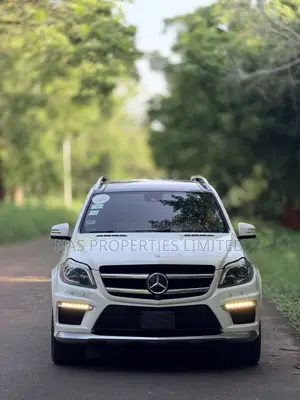 Mercedes-Benz GL-Class GL63 AMG 4dr SUV AWD (5.5L 8cyl Turbo 7A) 2015