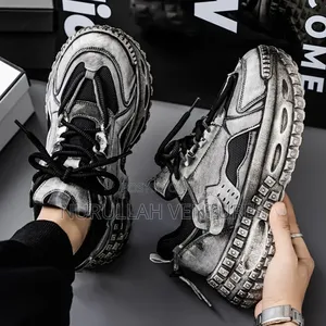Trendy Unisex Chunky Sneakers – Fashion Meets Comfort
