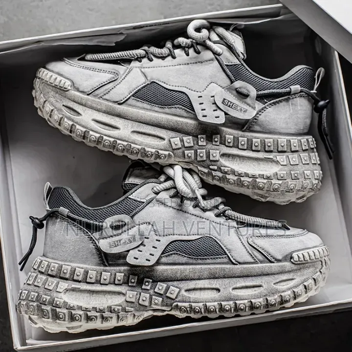 Trendy Unisex Chunky Sneakers – Fashion Meets Comfort