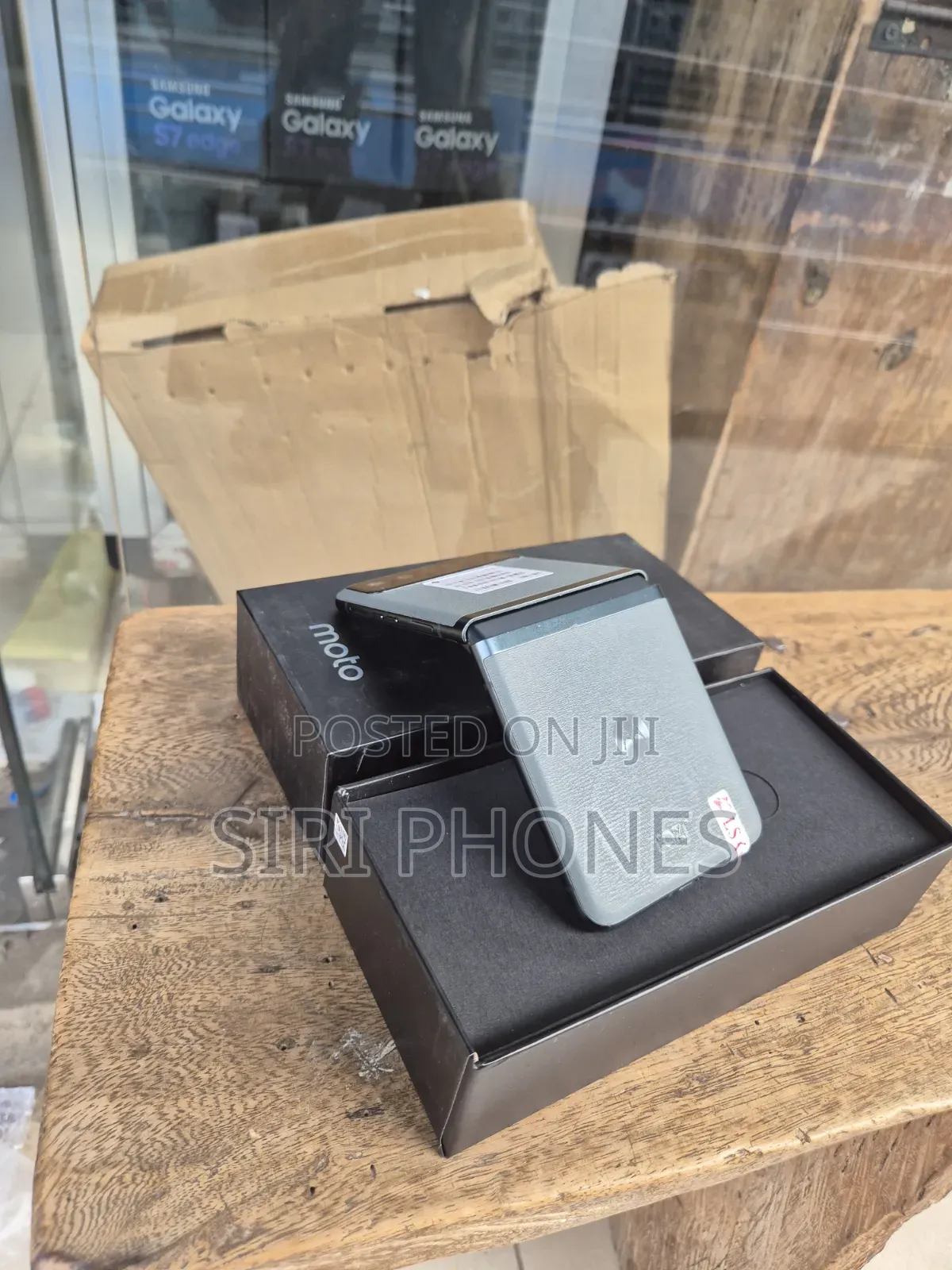 New Motorola Razr 40 128 GB Gray