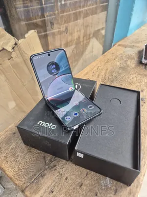 New Motorola Razr 40 128 GB Gray