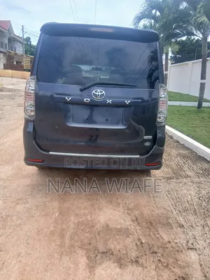 Toyota Voxy 2012 Gray