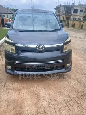 Toyota Voxy 2012 Gray