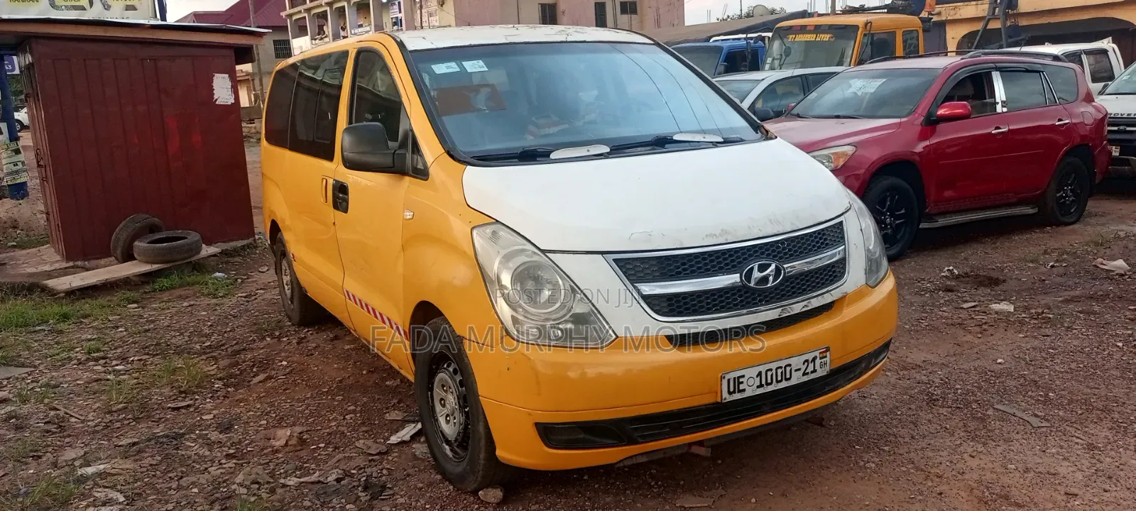 Hyundai Starex 2012 Yellow
