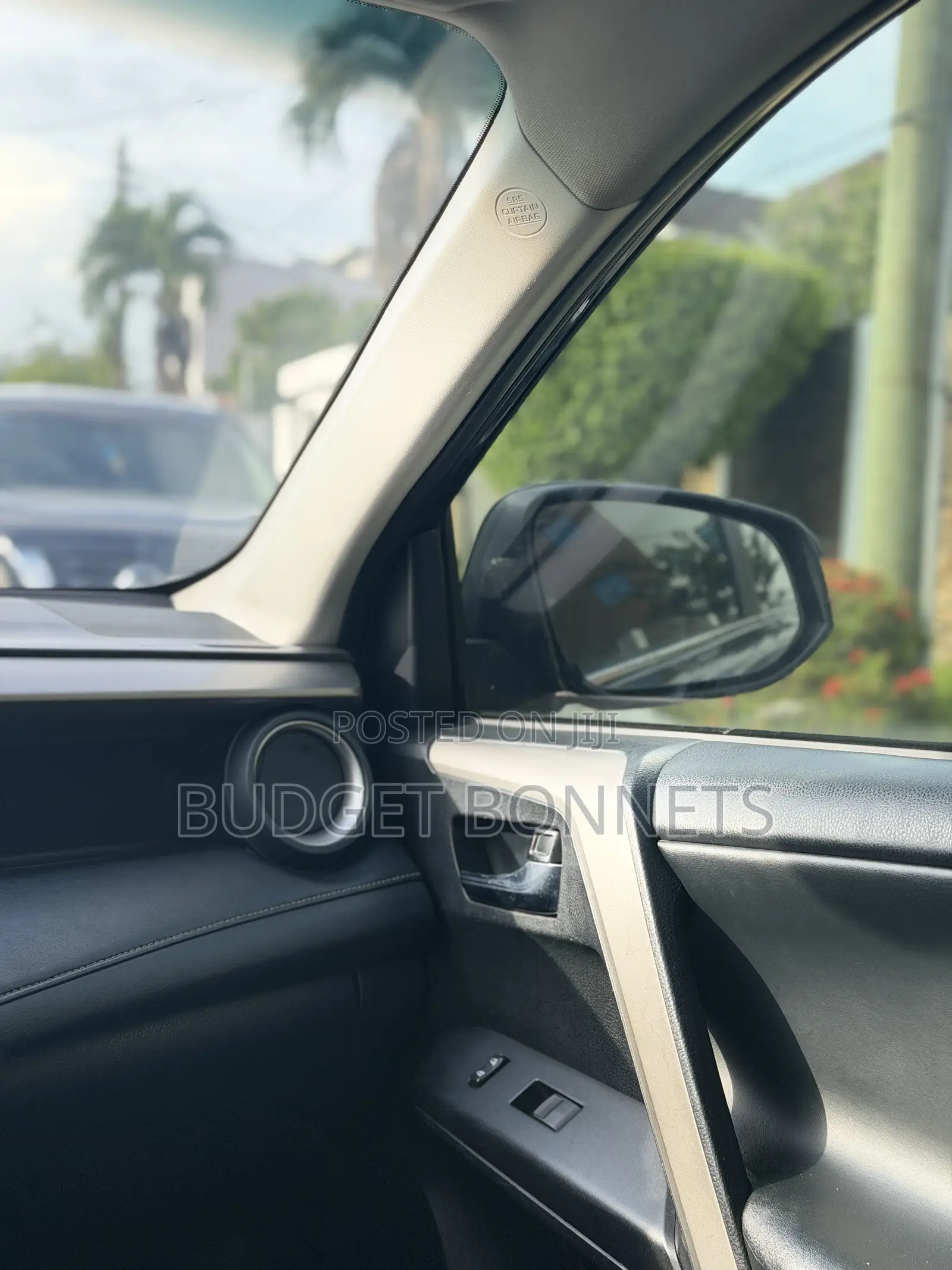 Toyota Corolla XLE (1.8L 4cyl 2A) 2018 Silver