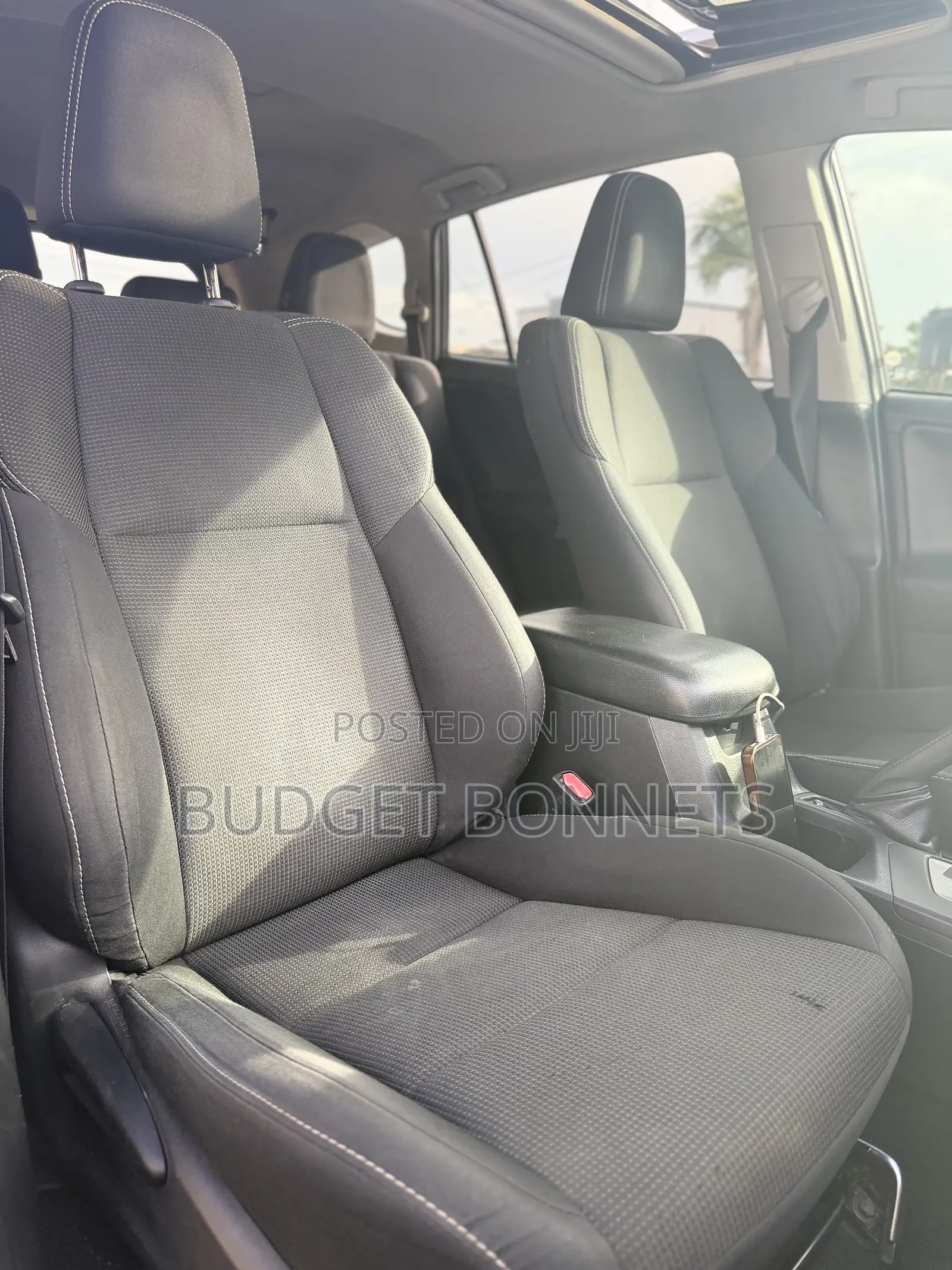 Toyota Corolla XLE (1.8L 4cyl 2A) 2018 Silver