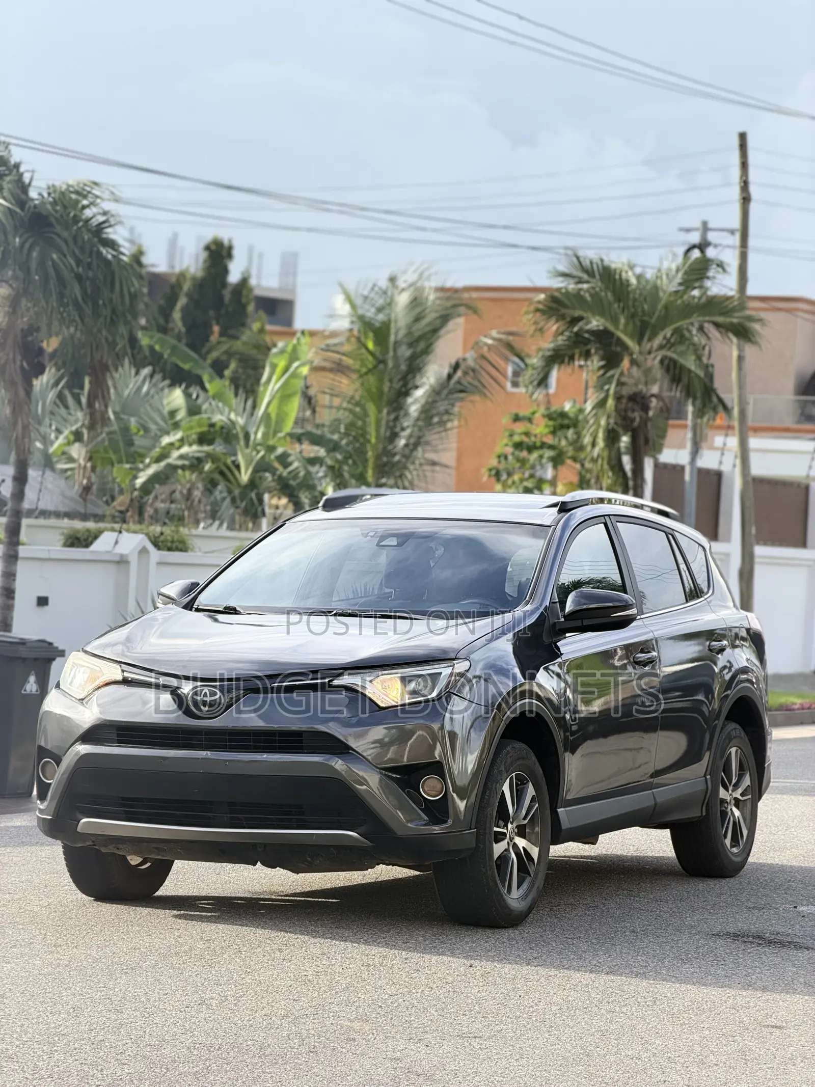 Toyota Corolla XLE (1.8L 4cyl 2A) 2018 Silver