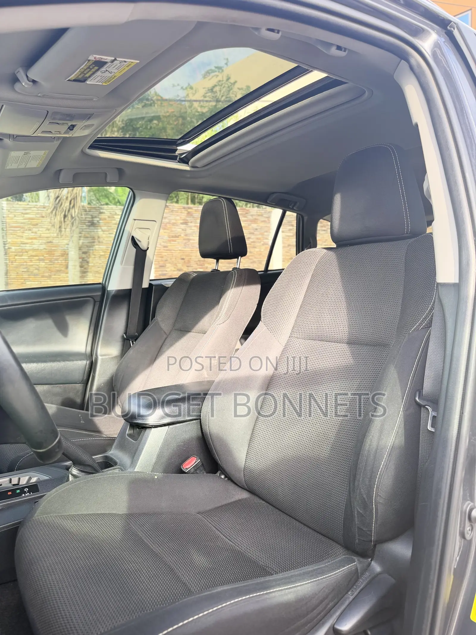 Toyota Corolla XLE (1.8L 4cyl 2A) 2018 Silver