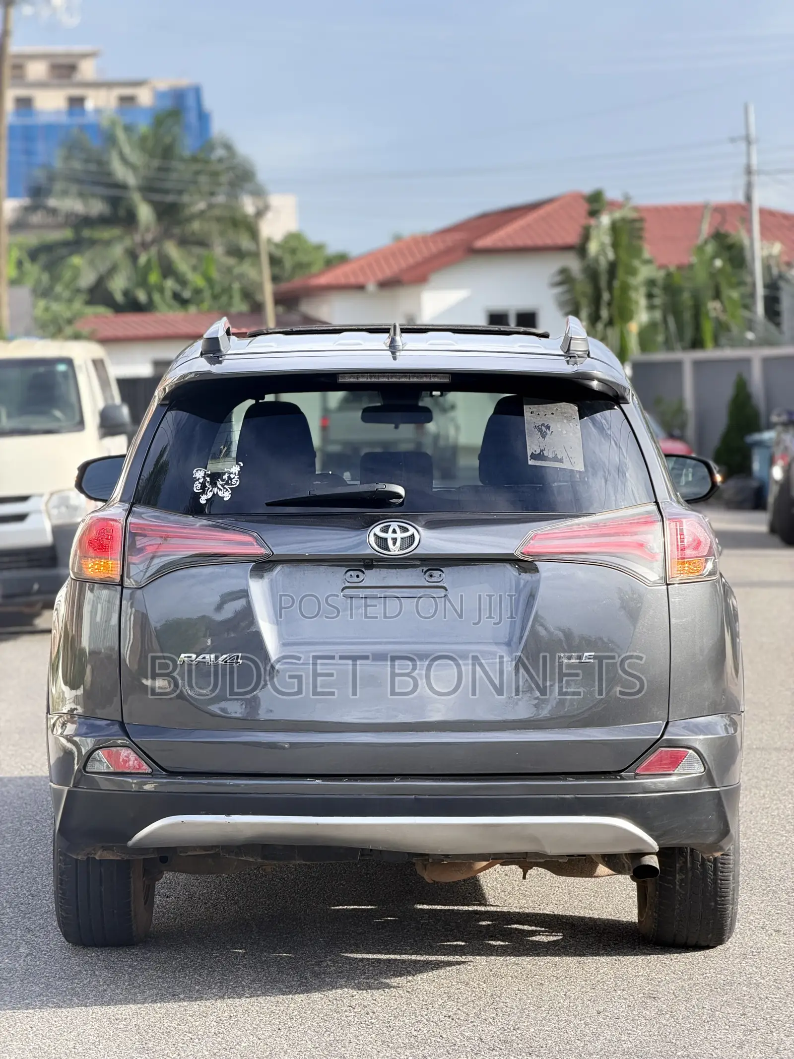 Toyota Corolla XLE (1.8L 4cyl 2A) 2018 Silver