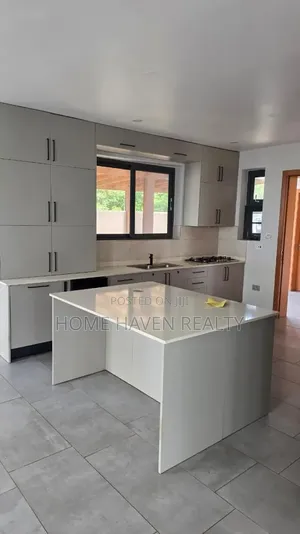 4bdrm House in East Airport, Tseaddo for rent
