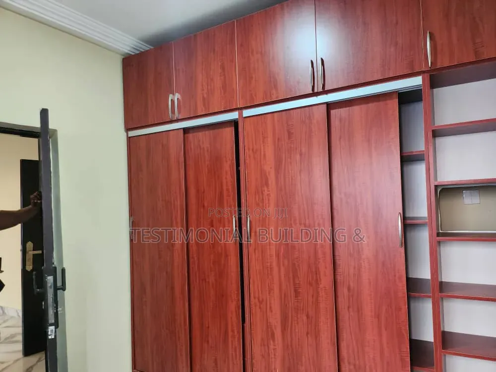 3bdrm House in Testimonial Building, Baatsona Total for rent