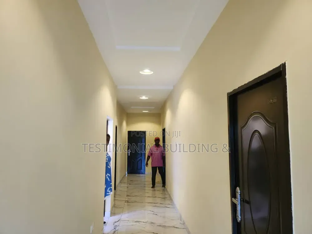 3bdrm House in Testimonial Building, Baatsona Total for rent