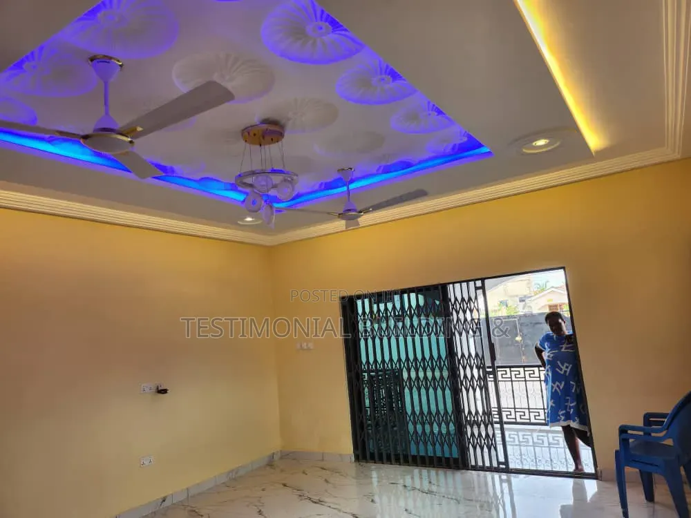 3bdrm House in Testimonial Building, Baatsona Total for rent