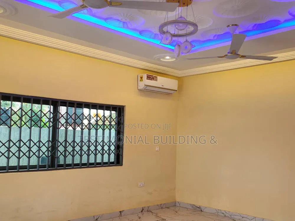 3bdrm House in Testimonial Building, Baatsona Total for rent
