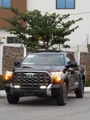 Toyota Tundra Limited CrewMax 4WD SB w/5.5' Bed 2025 Blue