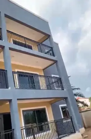 5bdrm Apartment in Grandprestige, Lapaz for rent