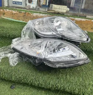 Toyota Vitz 2010 Headlight 2009 2010 2011 Head Light