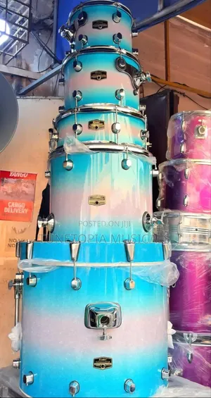 Tama Drum Kit(5set With 2cymbals)