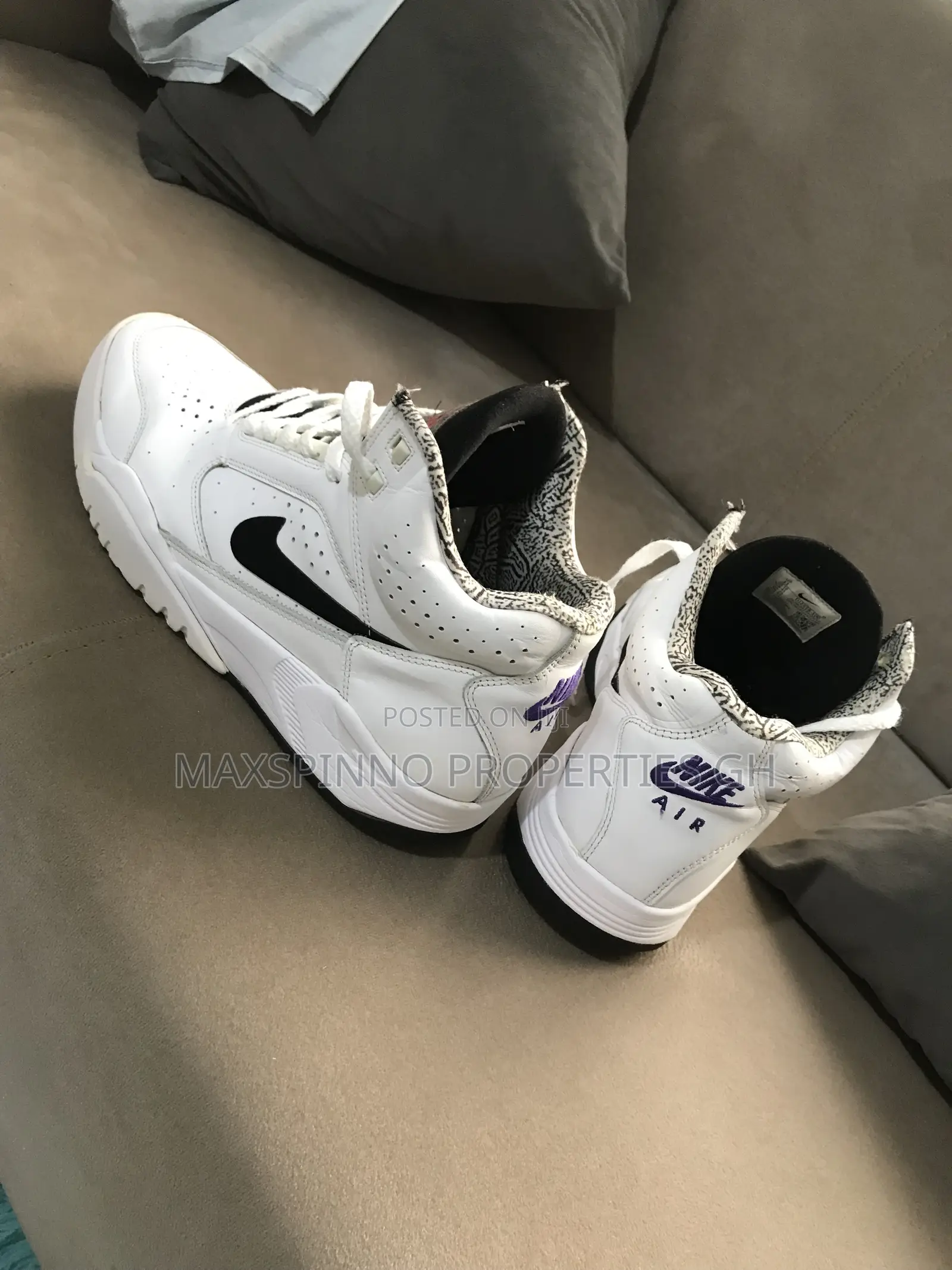 Very Neat Used Sneakers