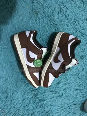 Very Neat Used Sneakers