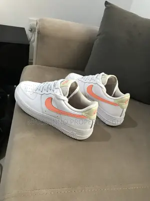 Very Neat Used Sneakers