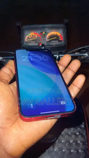 Apple iPhone 13 128 GB Red
