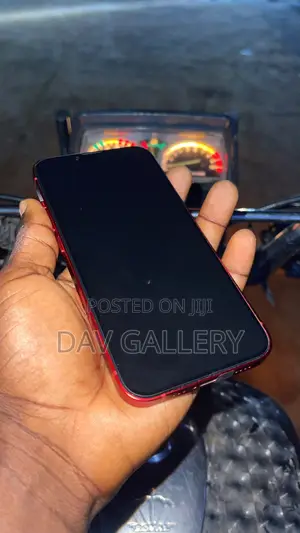 Apple iPhone 13 128 GB Red