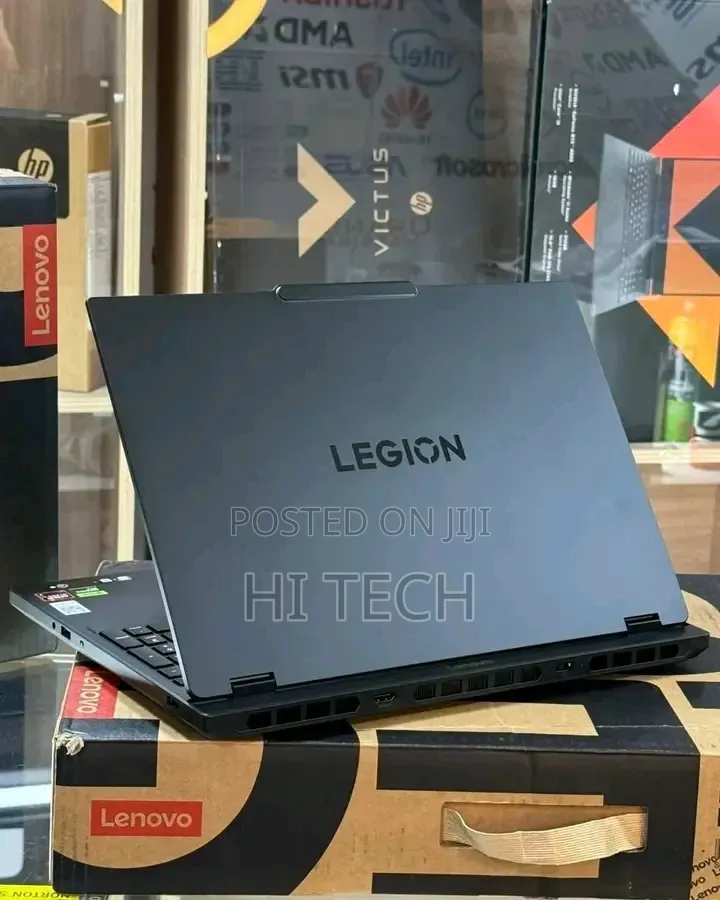 New Laptop Lenovo Legion 7 16GB AMD Ryzen 7 SSD 512GB