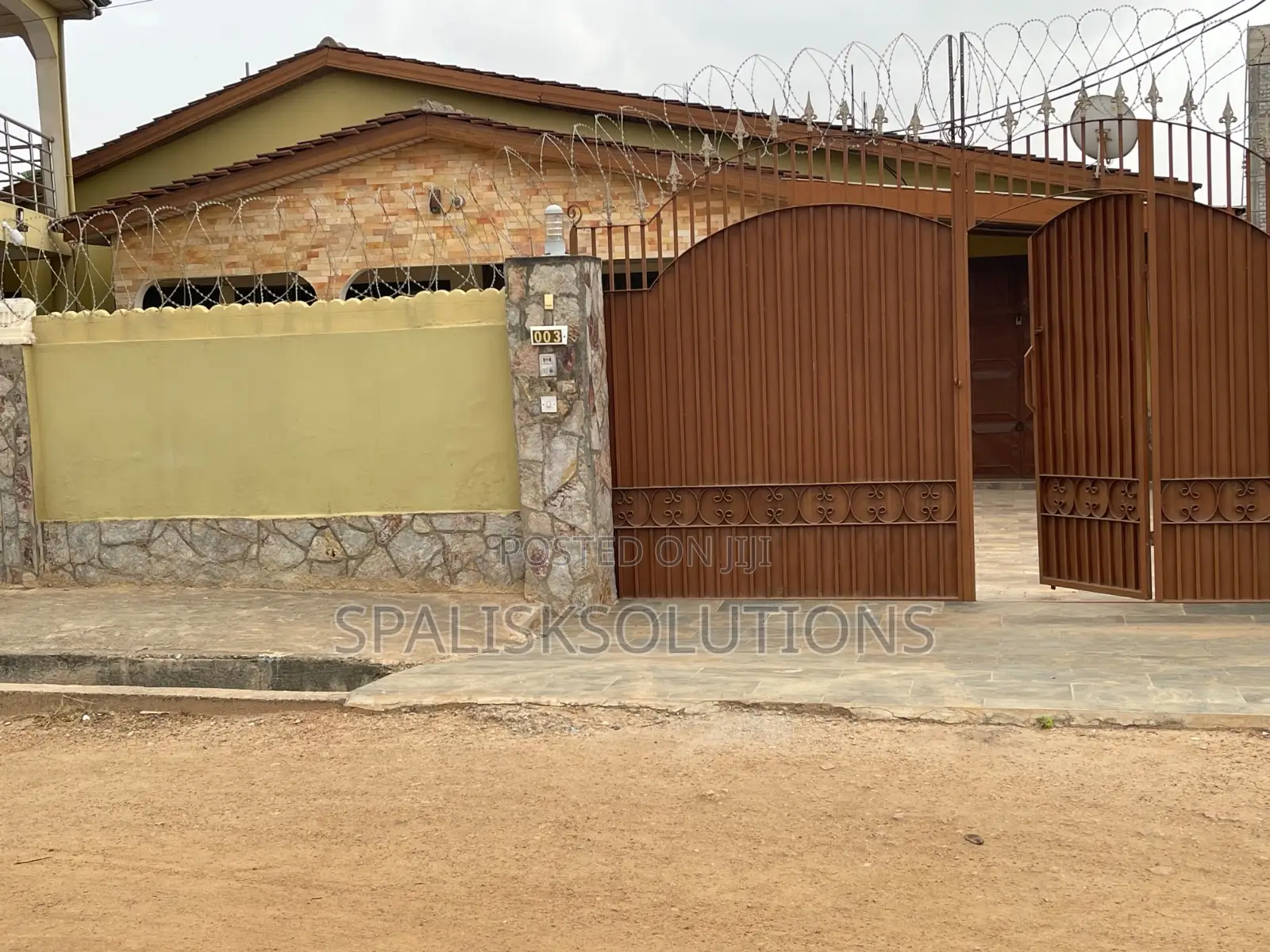 Furnished 5bdrm House in West Hills for sale