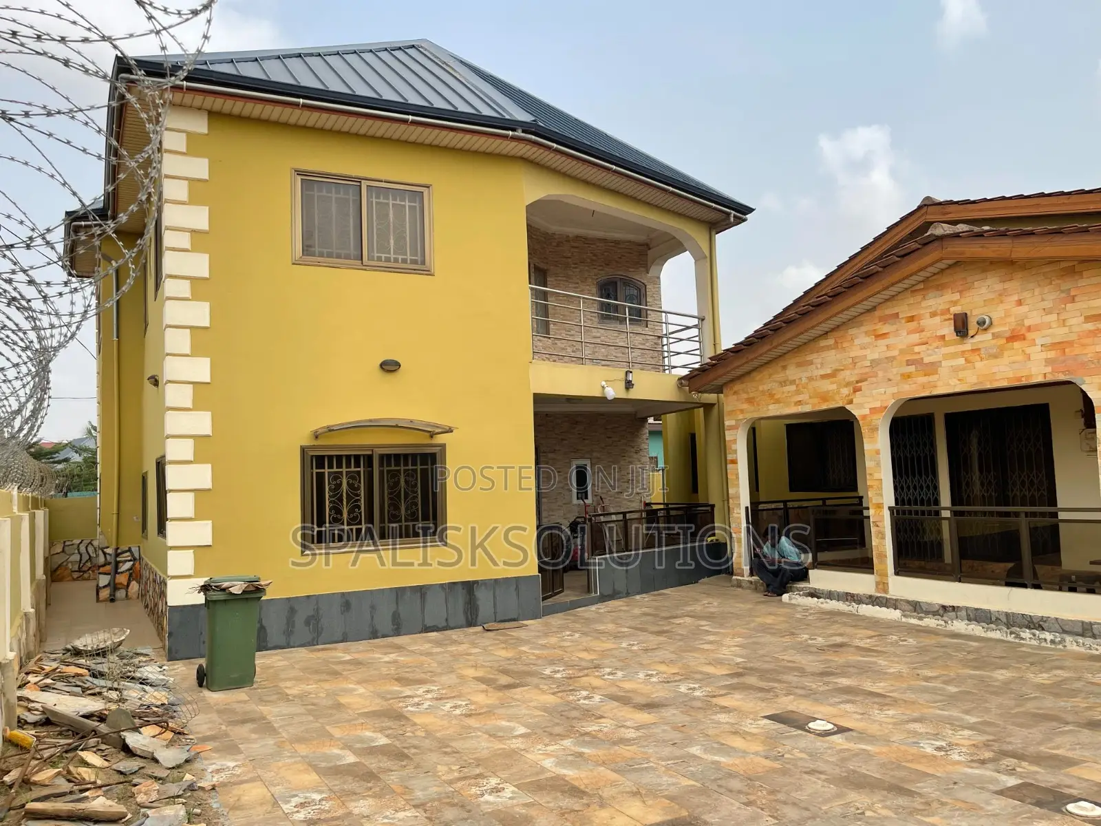 Furnished 5bdrm House in West Hills for sale